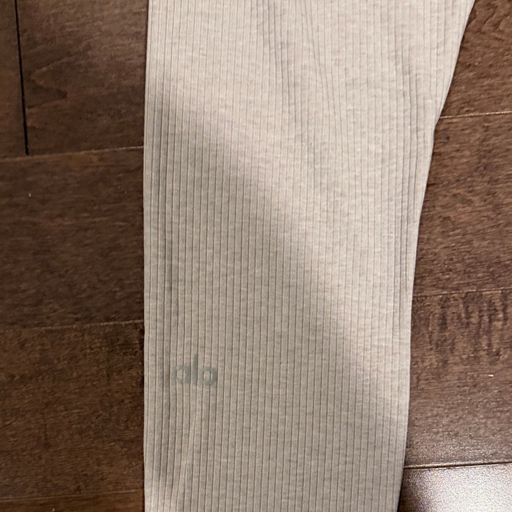 Alo Gray High-Waisted ribbed 7/8 Leggings - Picture 6 of 6